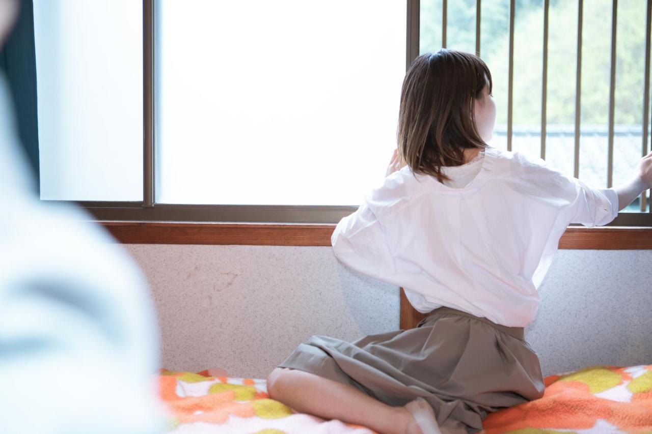 四国旅行のhub拠点 古民家ゲストハウス Heso Camp Miyoshi  Zewnętrze zdjęcie