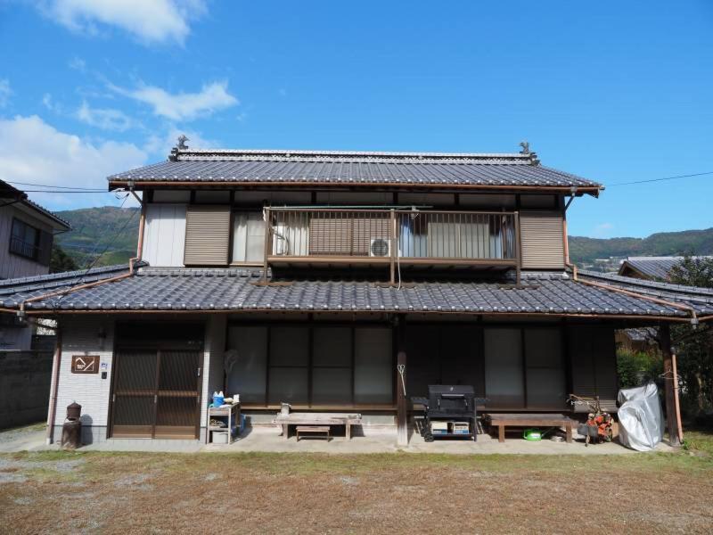四国旅行のhub拠点 古民家ゲストハウス Heso Camp Miyoshi  Zewnętrze zdjęcie