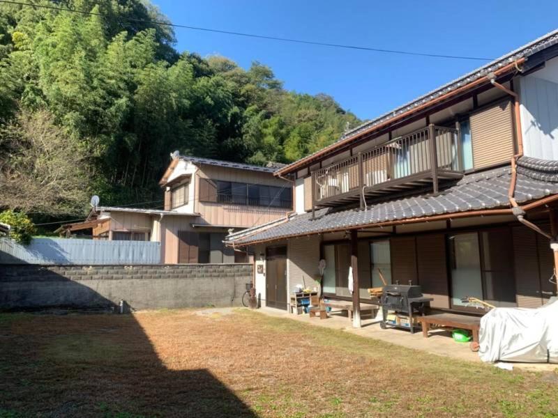 四国旅行のhub拠点 古民家ゲストハウス Heso Camp Miyoshi  Zewnętrze zdjęcie