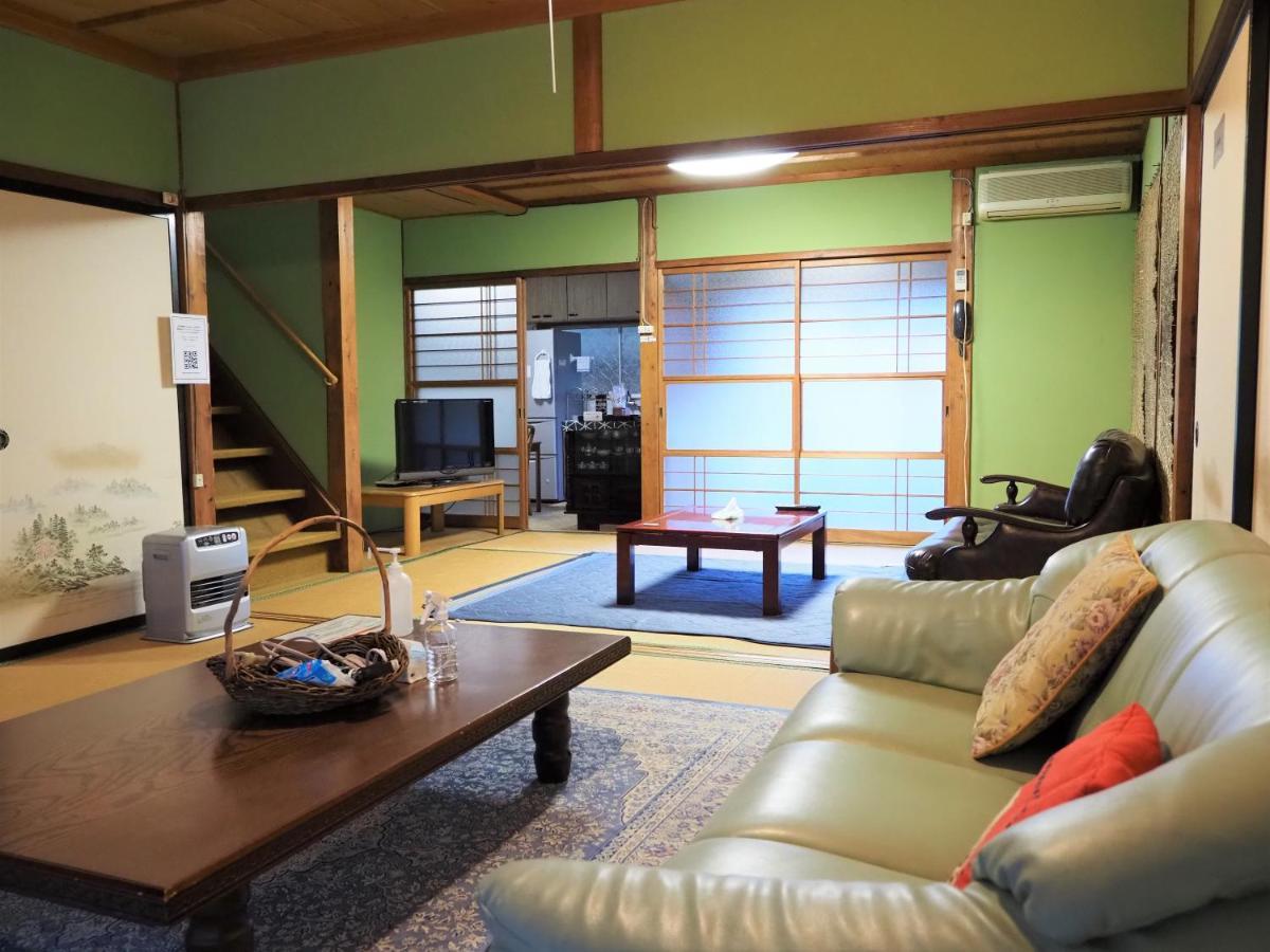四国旅行のhub拠点 古民家ゲストハウス Heso Camp Miyoshi  Zewnętrze zdjęcie