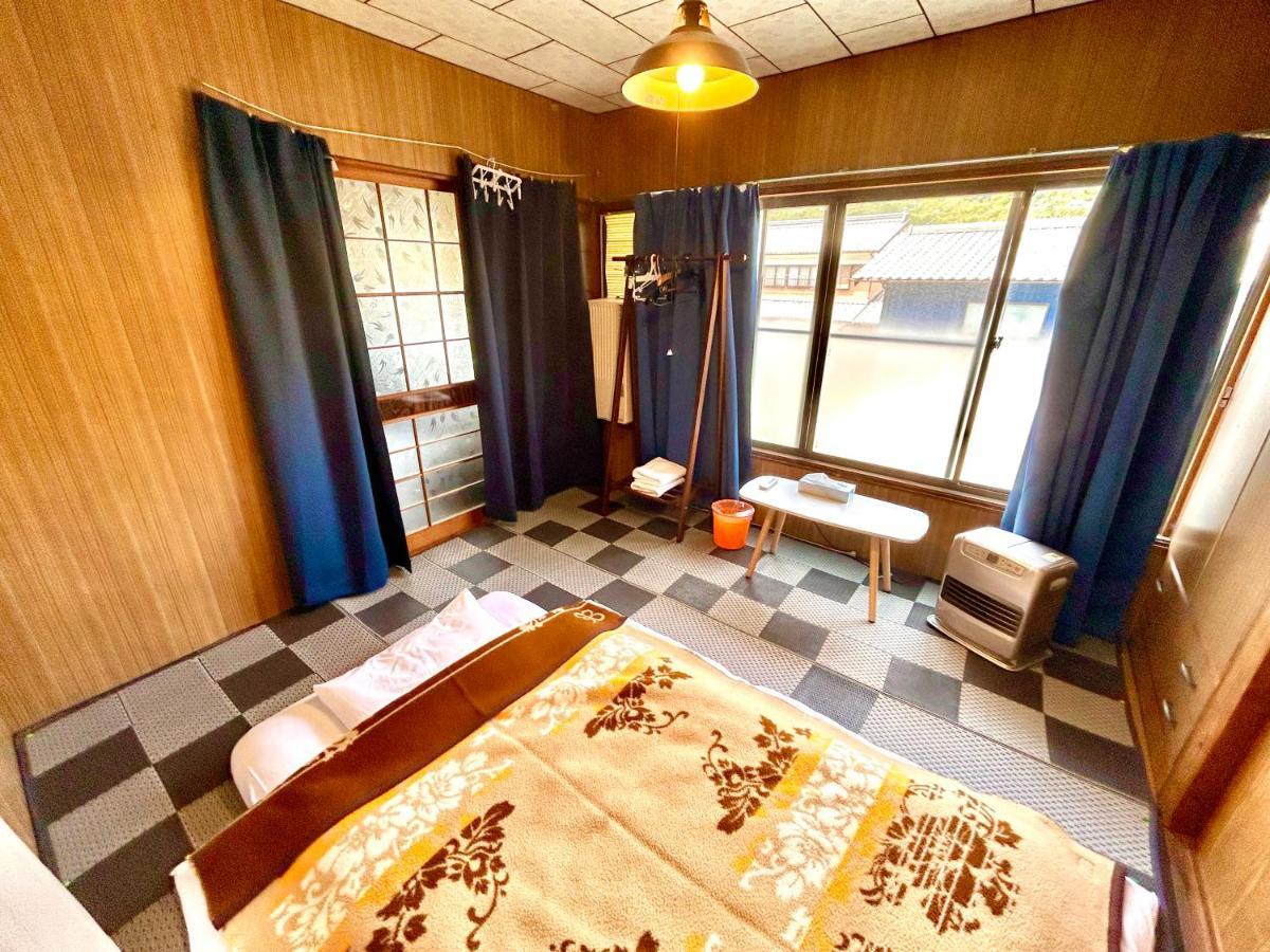 四国旅行のhub拠点 古民家ゲストハウス Heso Camp Miyoshi  Zewnętrze zdjęcie