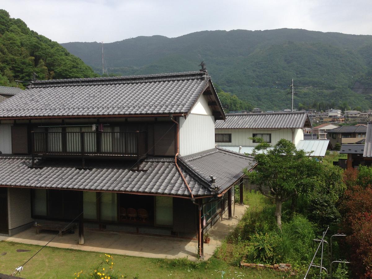 四国旅行のhub拠点 古民家ゲストハウス Heso Camp Miyoshi  Zewnętrze zdjęcie