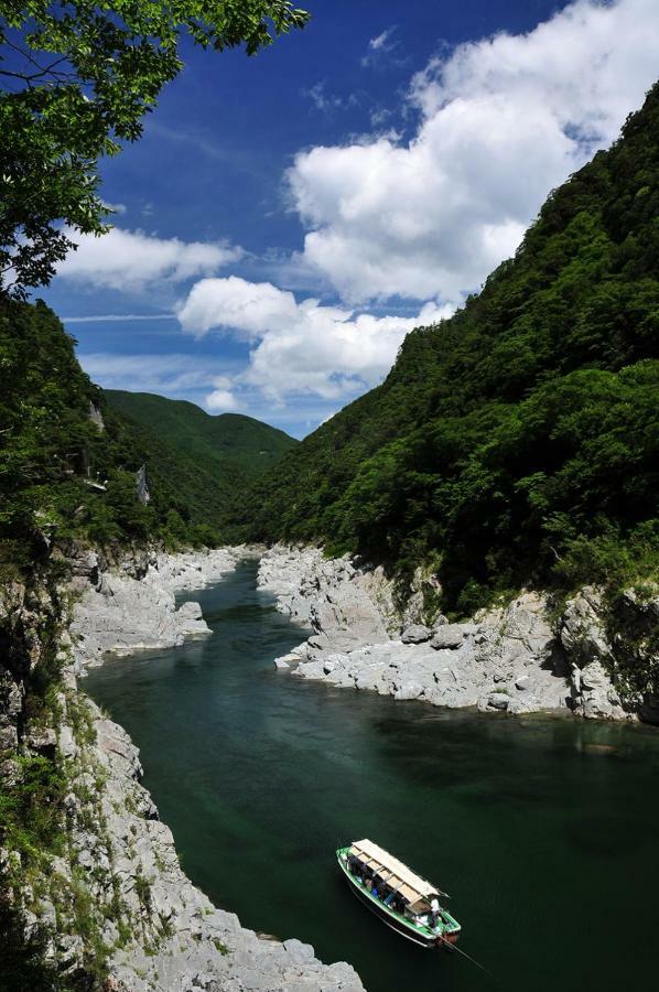四国旅行のhub拠点 古民家ゲストハウス Heso Camp Miyoshi  Zewnętrze zdjęcie